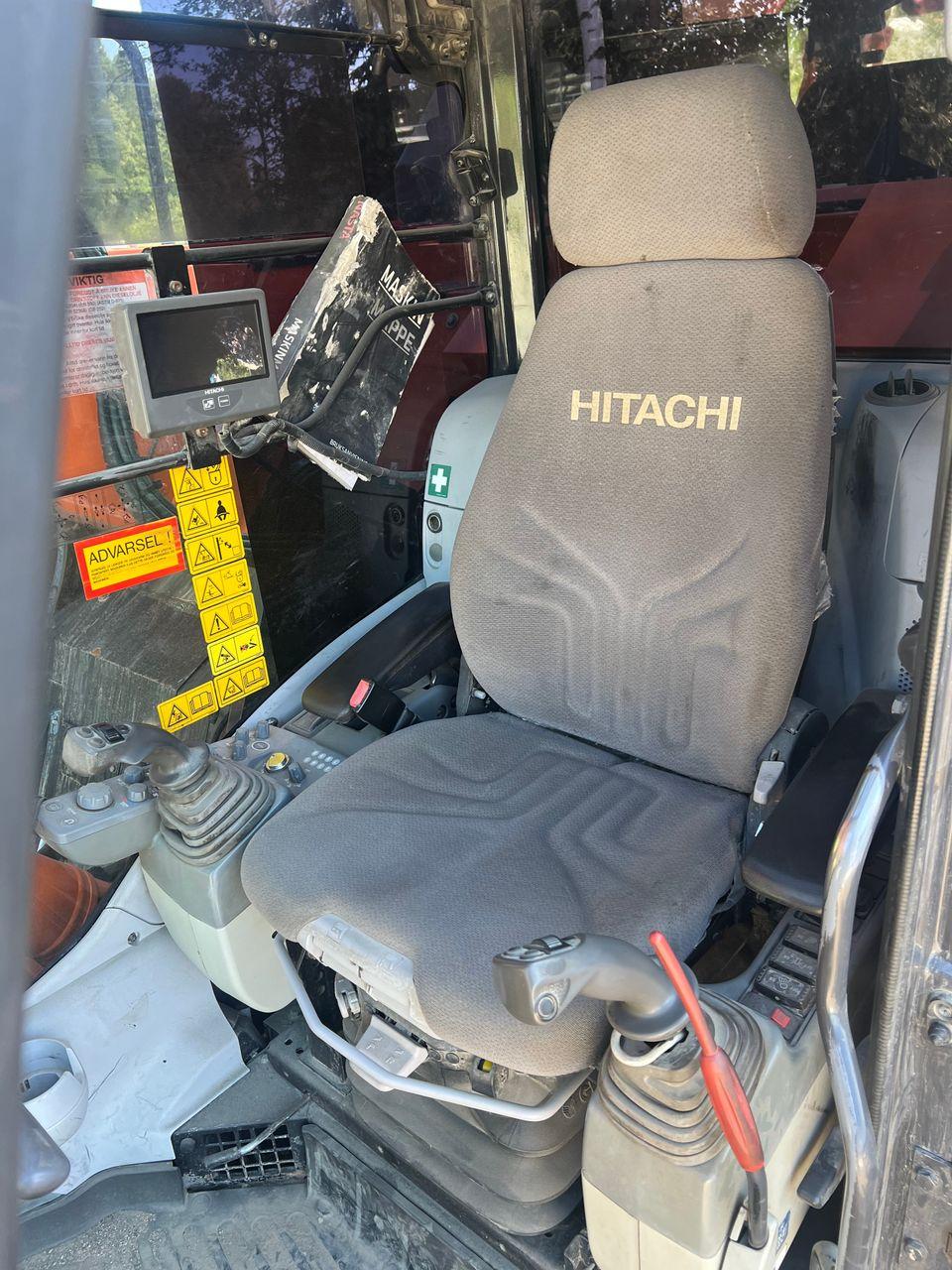 Hitachi ZX225USLC-5B