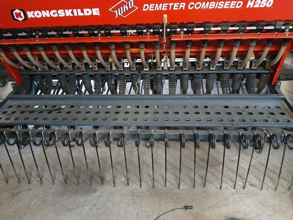 Kongskilde kombimaskin med grasfrømaskin