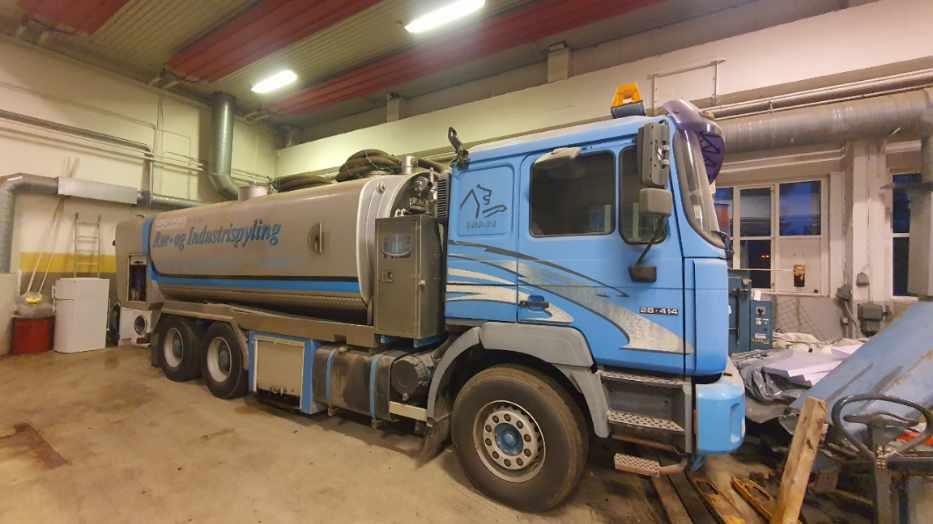 MAN 26.414 Kombi Slamsuger og Høytrykksspyler 