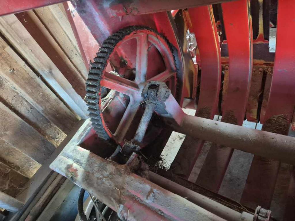 Krone høyvogn/Kverneland kombirive/sidevenderive