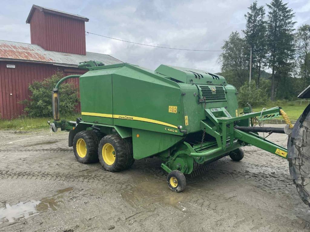 John Deere C440R - Kombipresse