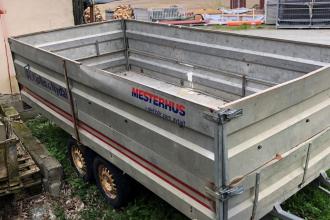 Tilhenger m/høye karmer