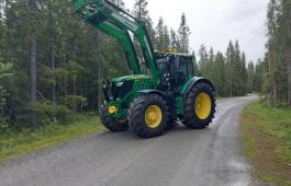 John Deere 6215r 