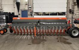 Underhaug Direktesåmaskin