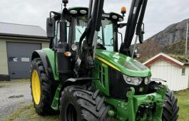 John Deere 6120M m/frontlaster Q4