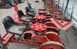 Plantemaskin, type TEX 4 rader og 2 typer brettkarusell